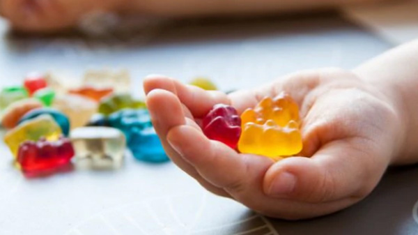 Kẹo bổ sung vitamin cho bé hỗ trợ trẻ dễ dàng tiếp thu nhiều dưỡng chất cần thiết 